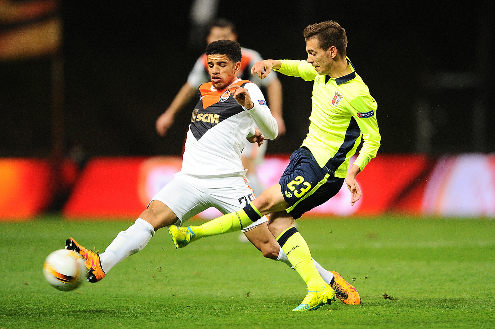 九游体育APP-包含里程碑夜！葡萄牙体育门线救险，葡超国际比赛日刷纪录，目标明确，赛季目标并未改变的词条