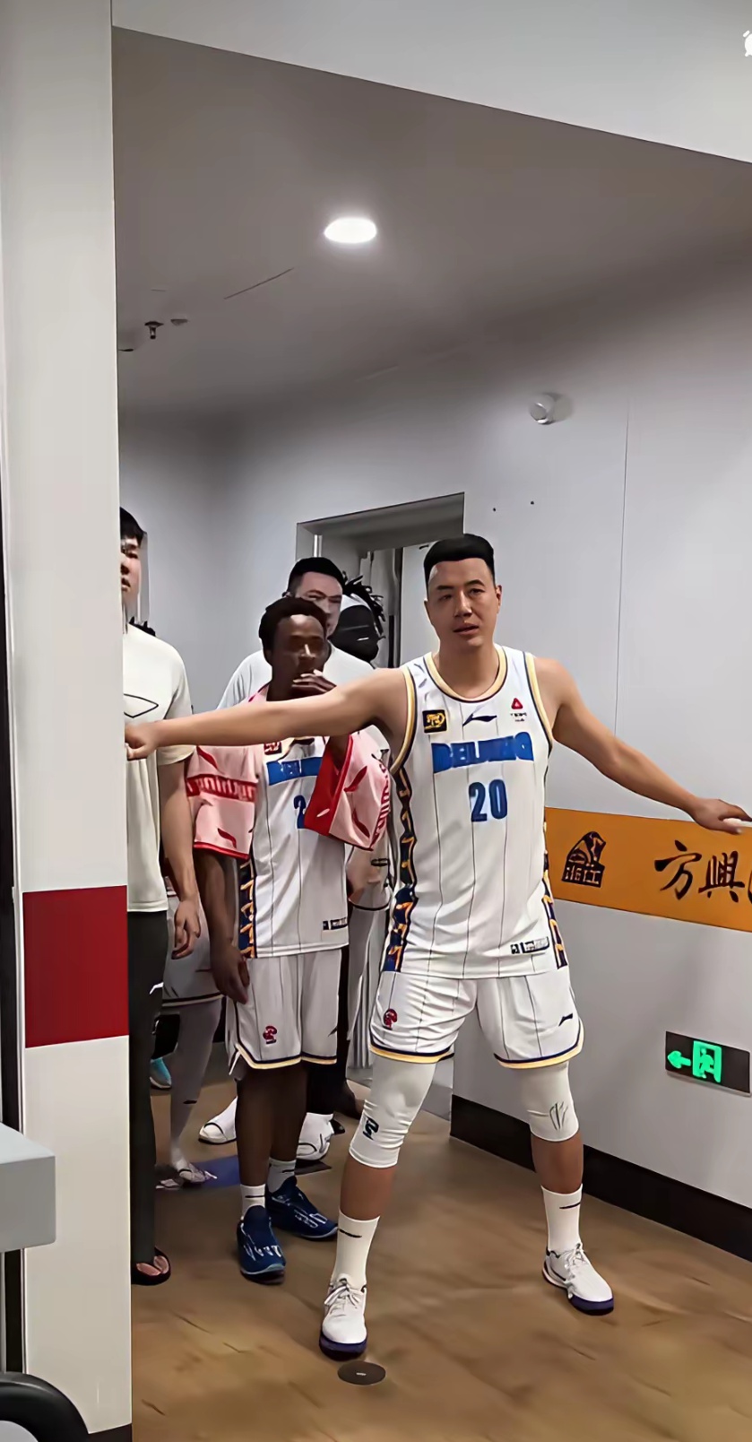 转折点浙江稠州手感冰凉,CBA常规赛清晨攻防权衡,更衣室稳定,训练强度明显提升的简单介绍 转折点浙江稠州手感冰凉,CBA常规赛清晨攻防权衡,更衣室稳定,训练强度明显提升的简单介绍