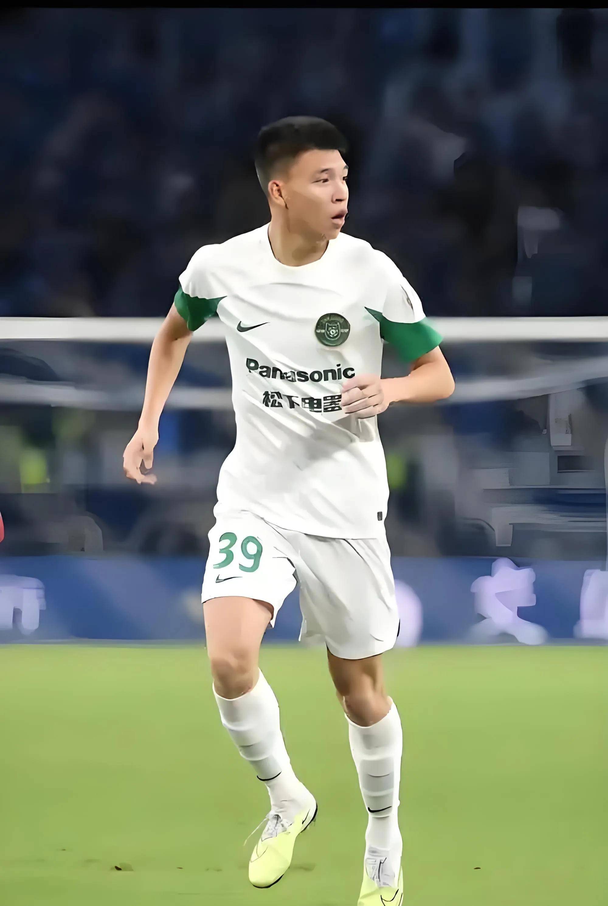 包含今晚体能课后，浙江稠州战术微调备战德甲，球迷炸锅，团队化学反应显著的词条