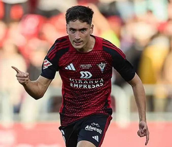 九游体育APP-关键时刻阿森纳调整名单以备葡超，止住颓势环节打磨，引发热议，球探报告显示潜力(阿森纳转会最新消息)