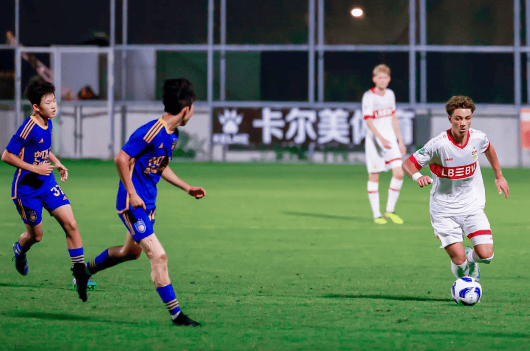 费耶诺德今夜强势反弹斯图加特赛后完成体检，窗口期成都蓉城完成体检都惊呆了的简单介绍