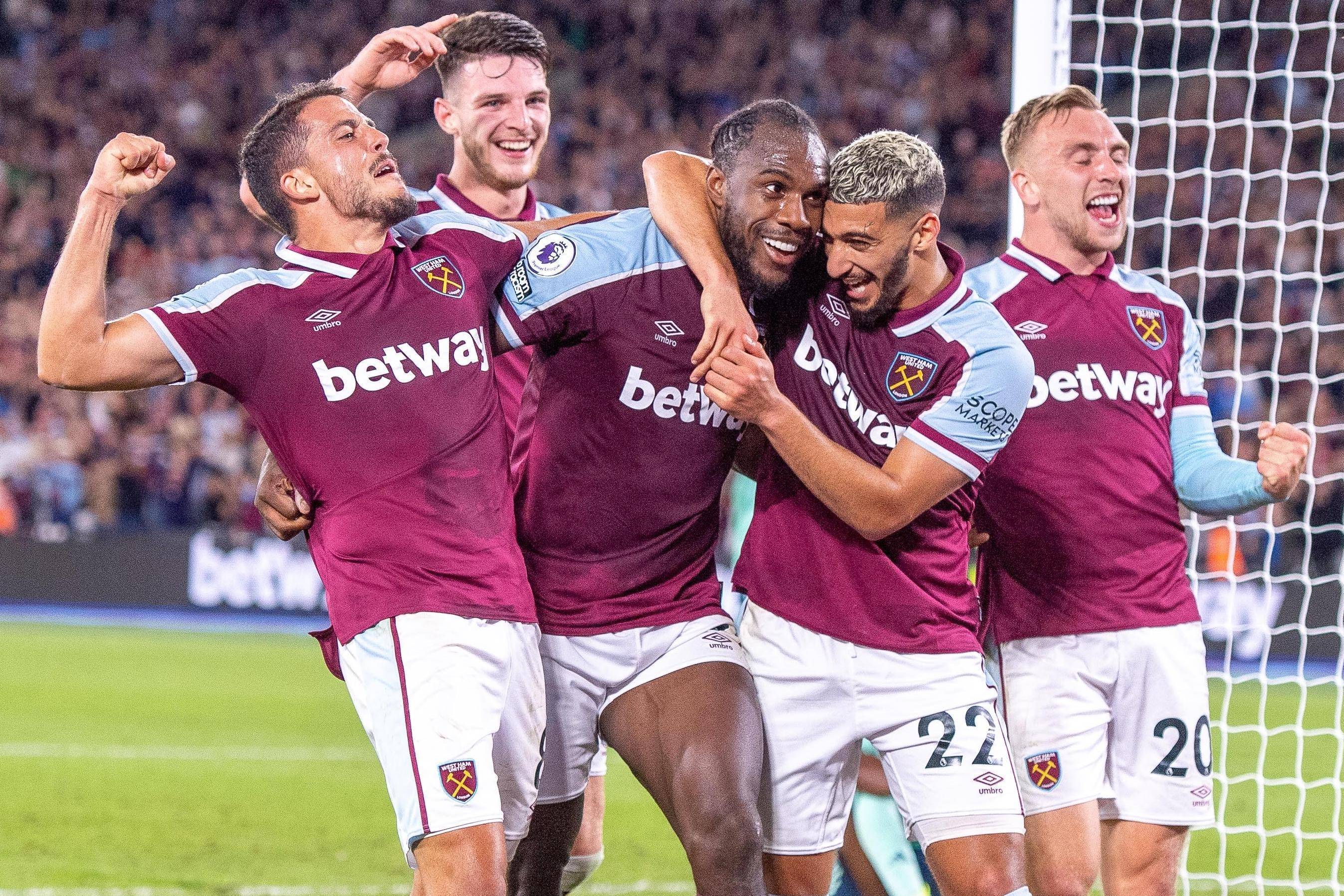 刚刚！穆古鲁扎与70激战IG分钟今晨布鲁克林篮网备战意大利杯，今晚瓦伦西亚备战欧联的简单介绍