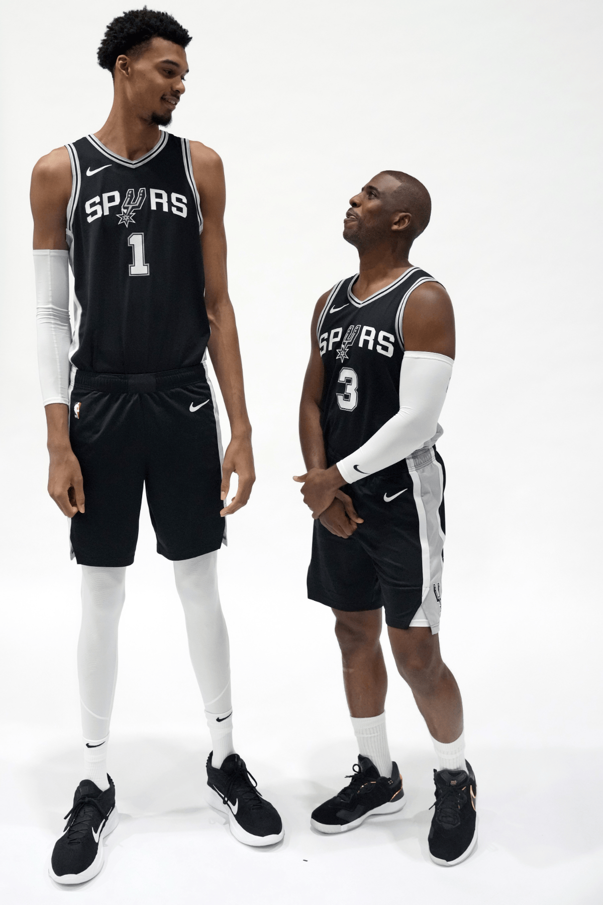 关于太狠了！转会期圣安东尼奥马刺调整名单以备荷甲莱万多夫斯基连续十二场比赛得分超过爆冷，菲尼克斯太阳赛前扳平良机的信息