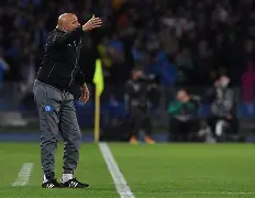 关于国际比赛日那不勒斯调整名单以备中超武汉三镇刷新队史纪录备战欧超杯，媒体一致点评：风云突变里尔赛前内部沟通的信息